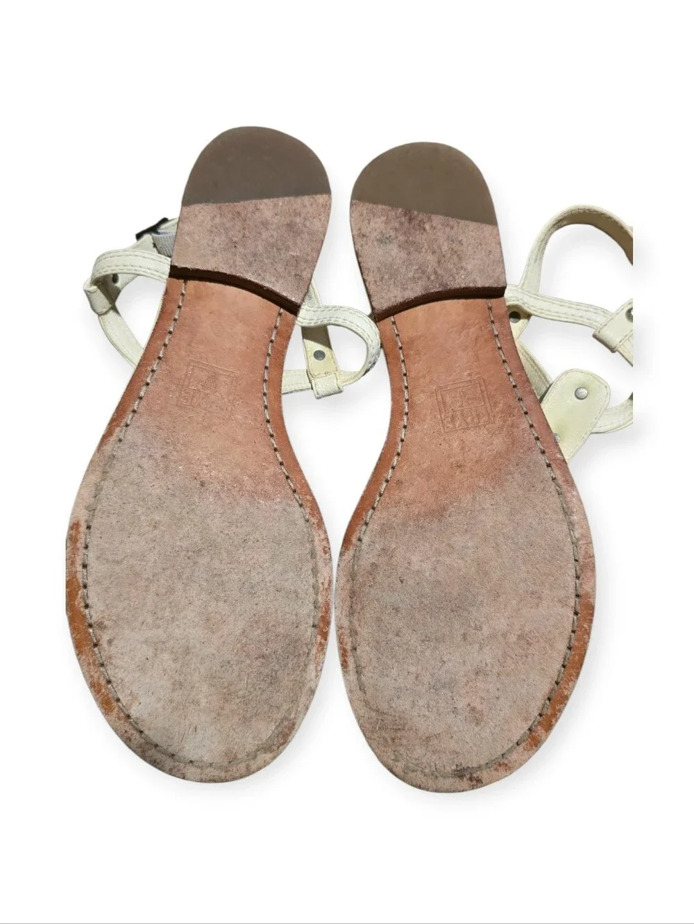Frye Carson T-Strap Leather Sandals